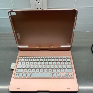 PINK IPAD CASE WITH KEYBOARD